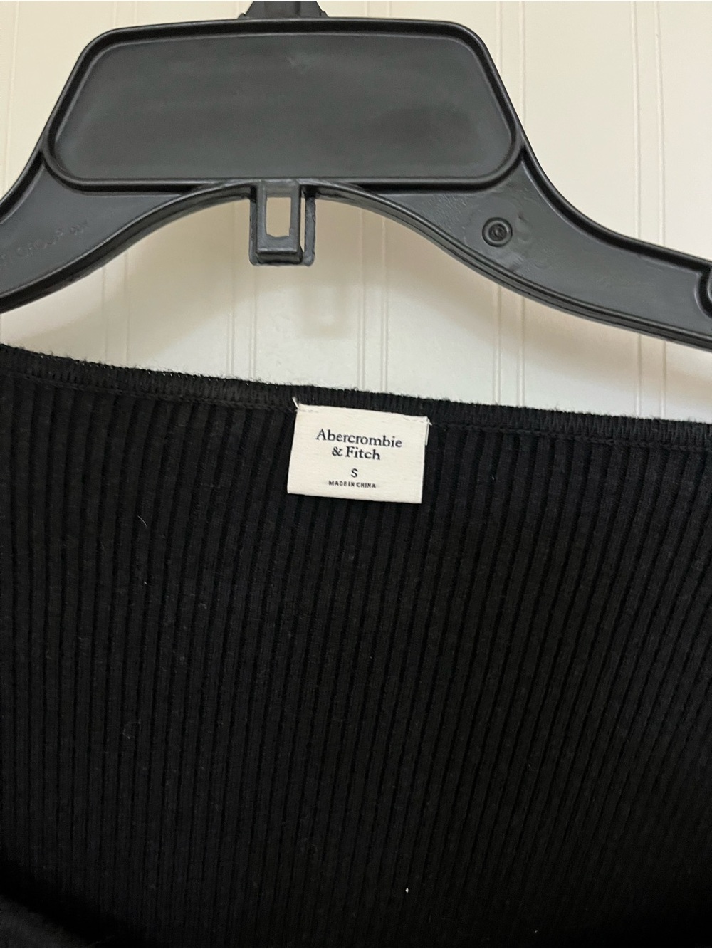 Abercrombie & Fitch Black Ribbed V-Neck Long-Sleeve Bodysuit - Picture 2 of 2